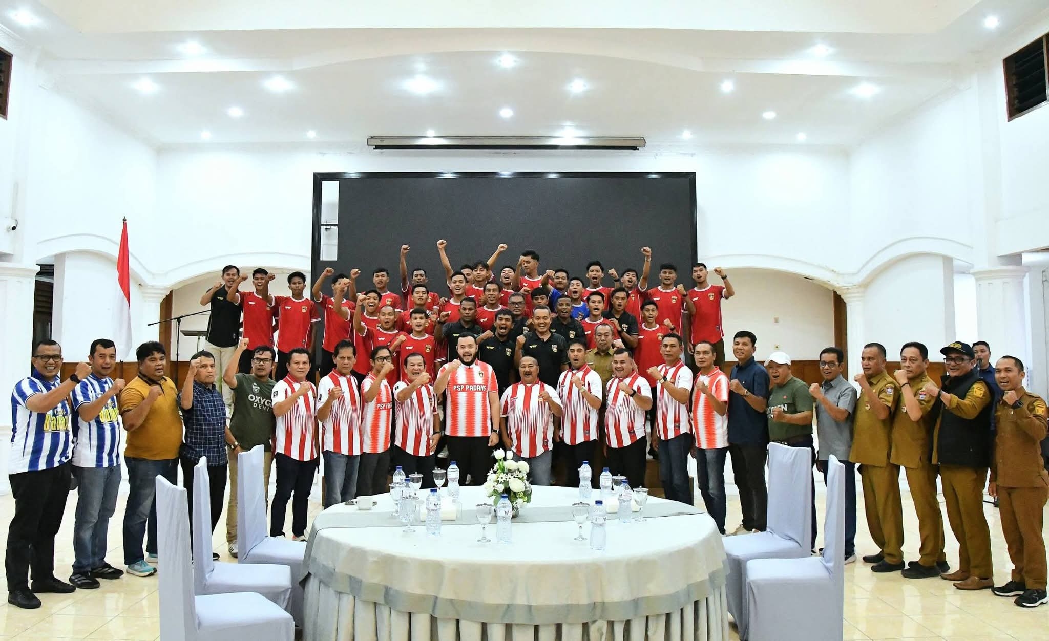 Siap Berlaga Di Liga Nasional, Walikota Padang Lepas PSP Dengan Bangga 