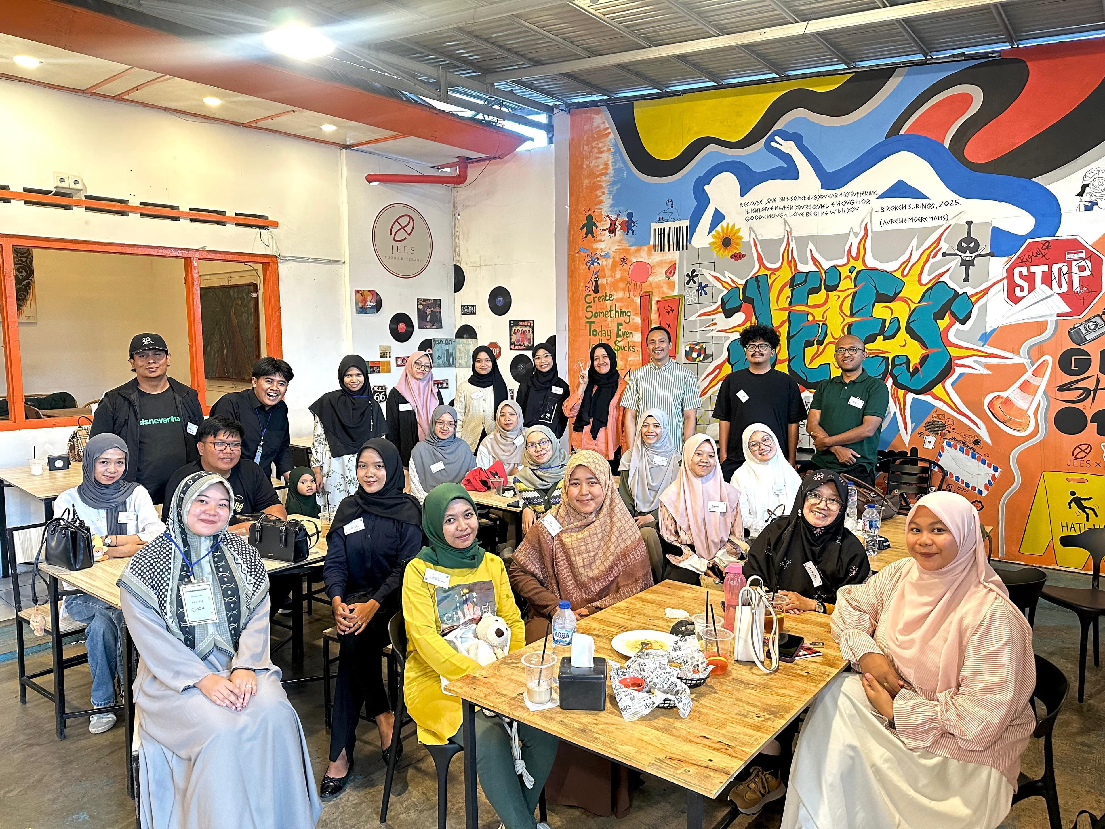 Kupas Peran Public Speaking dalam Karier, Ruang Diri Gelar 'Coffee Session' Bersama Sespri Sekjen LPSK RI di Bukittinggi