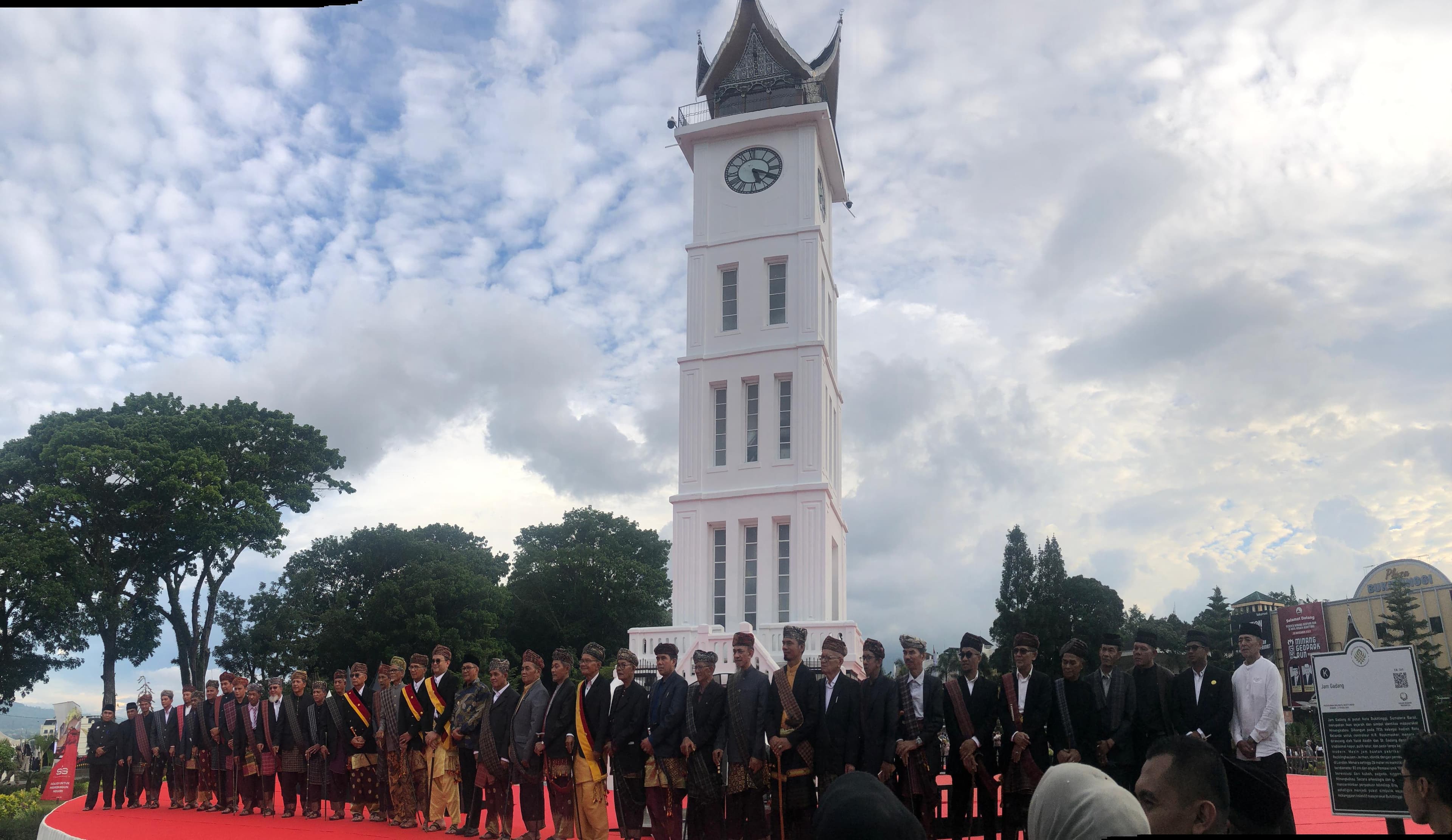 Peringatan 1 Abad Jam Gadang Tanpa APBD, Ramlan Fokus Wujudkan Kota Ramah Pejalan Kaki