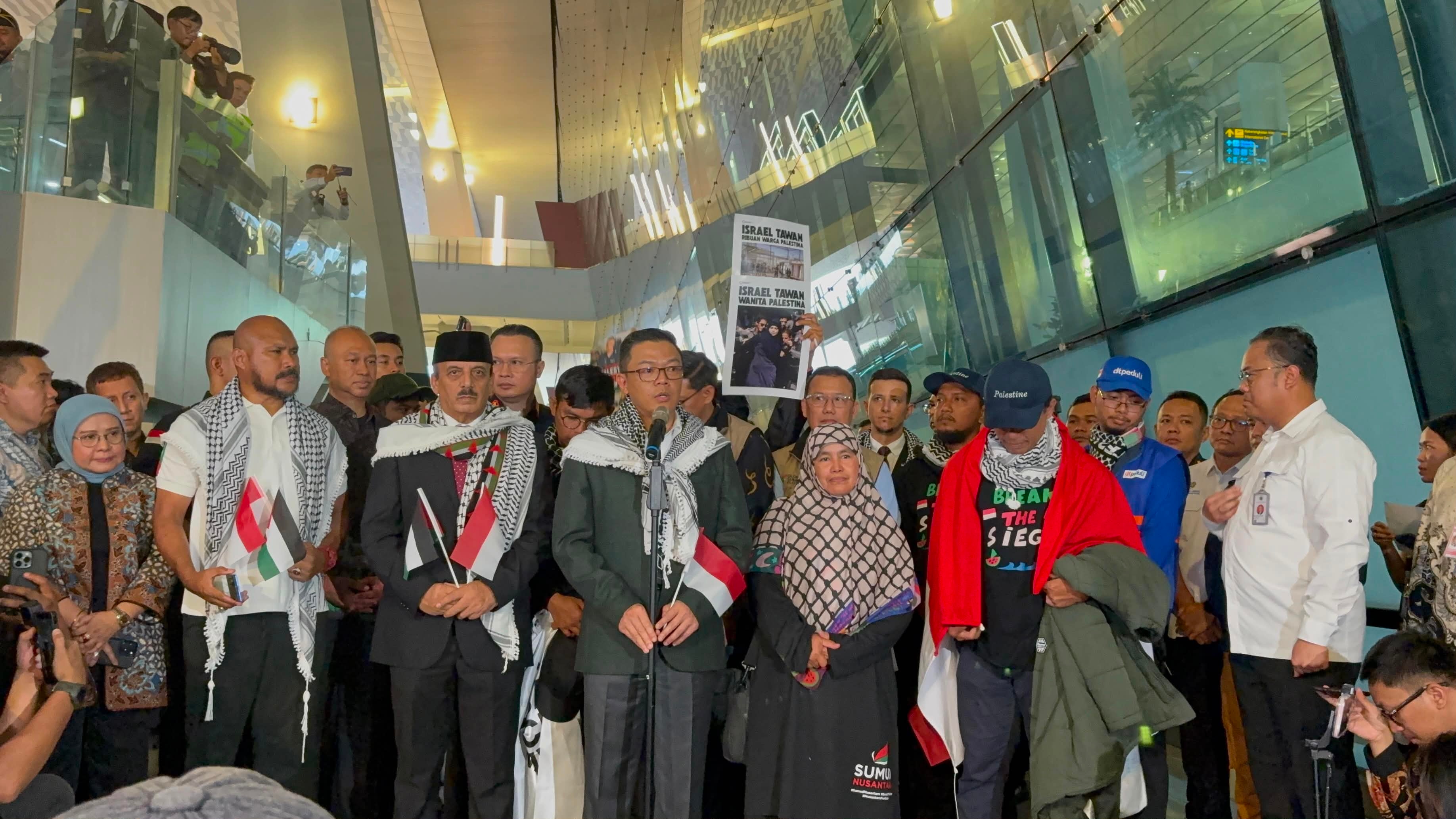 Breaking News! Sembilan Relawan WNI Global Sumud Flotilla 2.0 Tiba di Indonesia, Kemenlu Kecam Tindakan Israel