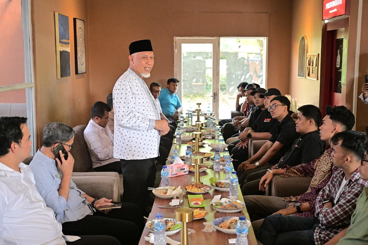 Gubernur Sumbar Berdialog dengan Aktivis: Mahyeldi Soroti PETI, BBM Subsidi hingga Pendidikan