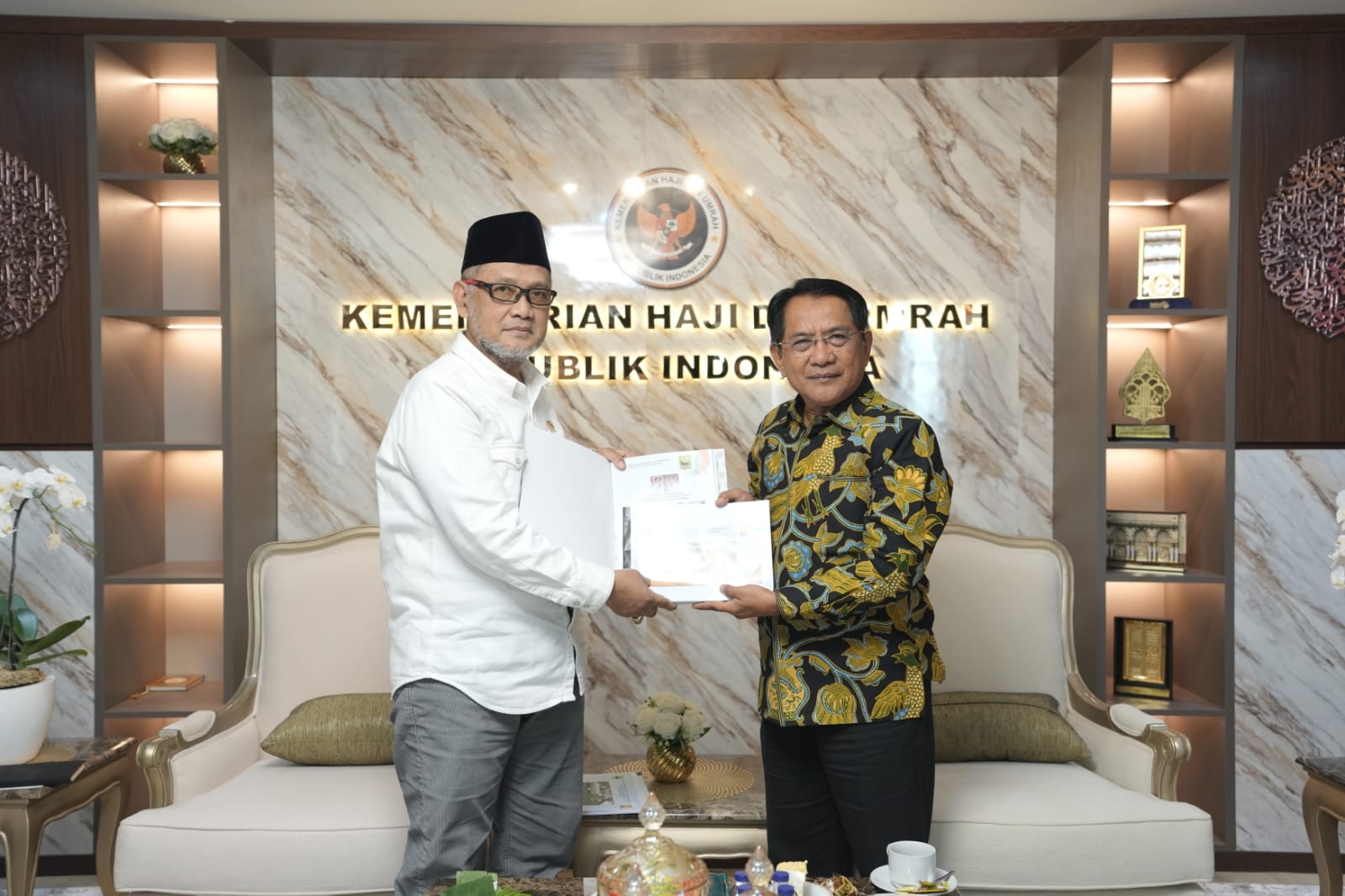 Temui Menteri Haji, John Kenedy Azis Serahkan Proposal Rp250 Miliar untuk Percepat Embarkasi Haji Sumbar di Batang Anai